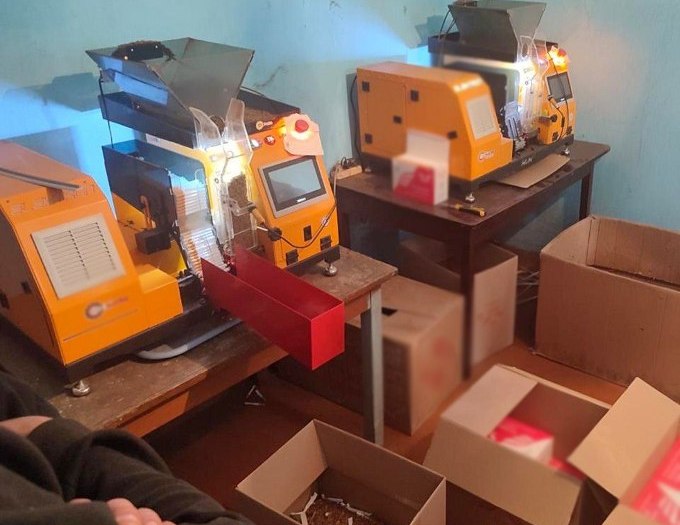 у Харкові цех із виготовлення цигарок без акцизу